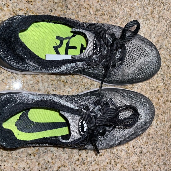 Nike Free Runs Flyknit - Picture 6 of 6